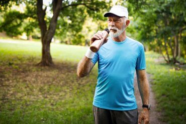 10 prostych nawyków, jak dbać o zdrowie po 65. roku życia