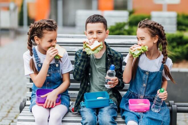 Dieta dla dziecka w wieku szkolnym - piramida żywienia dzieci